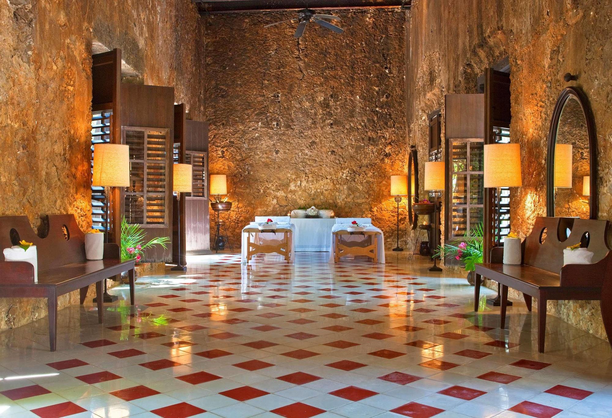Отель Hacienda Уайямон Интерьер фото